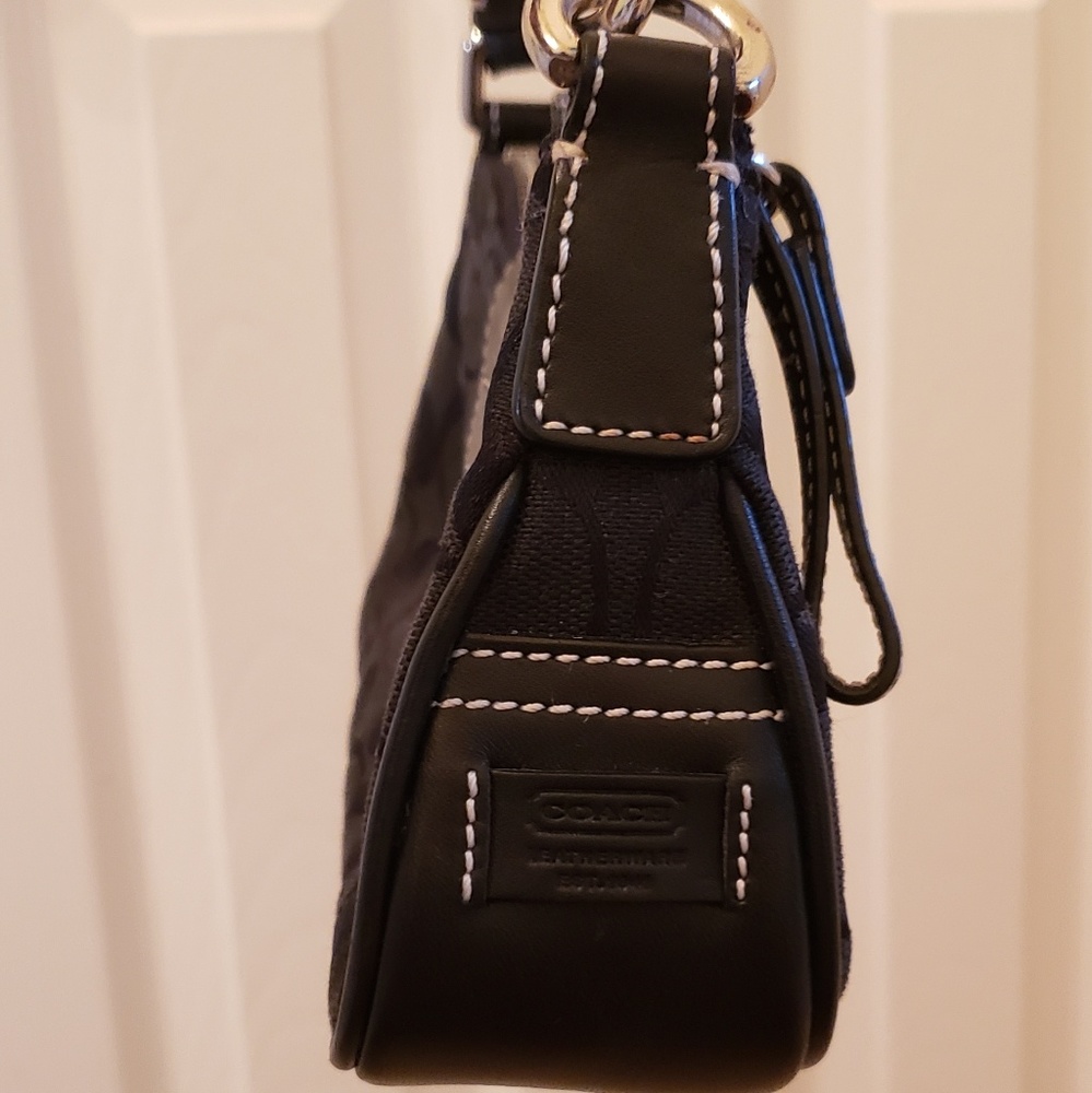 Coach Shoulder Bag - Picture 4 of 5